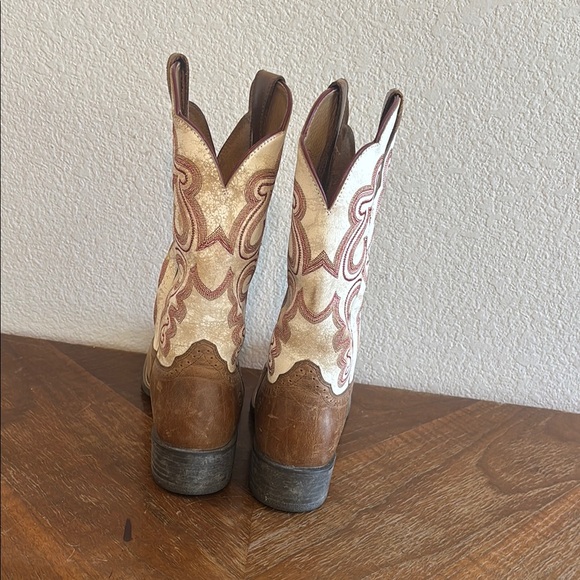 Ariat Women's Brown and Cream Western Boots - Picture 3 of 7